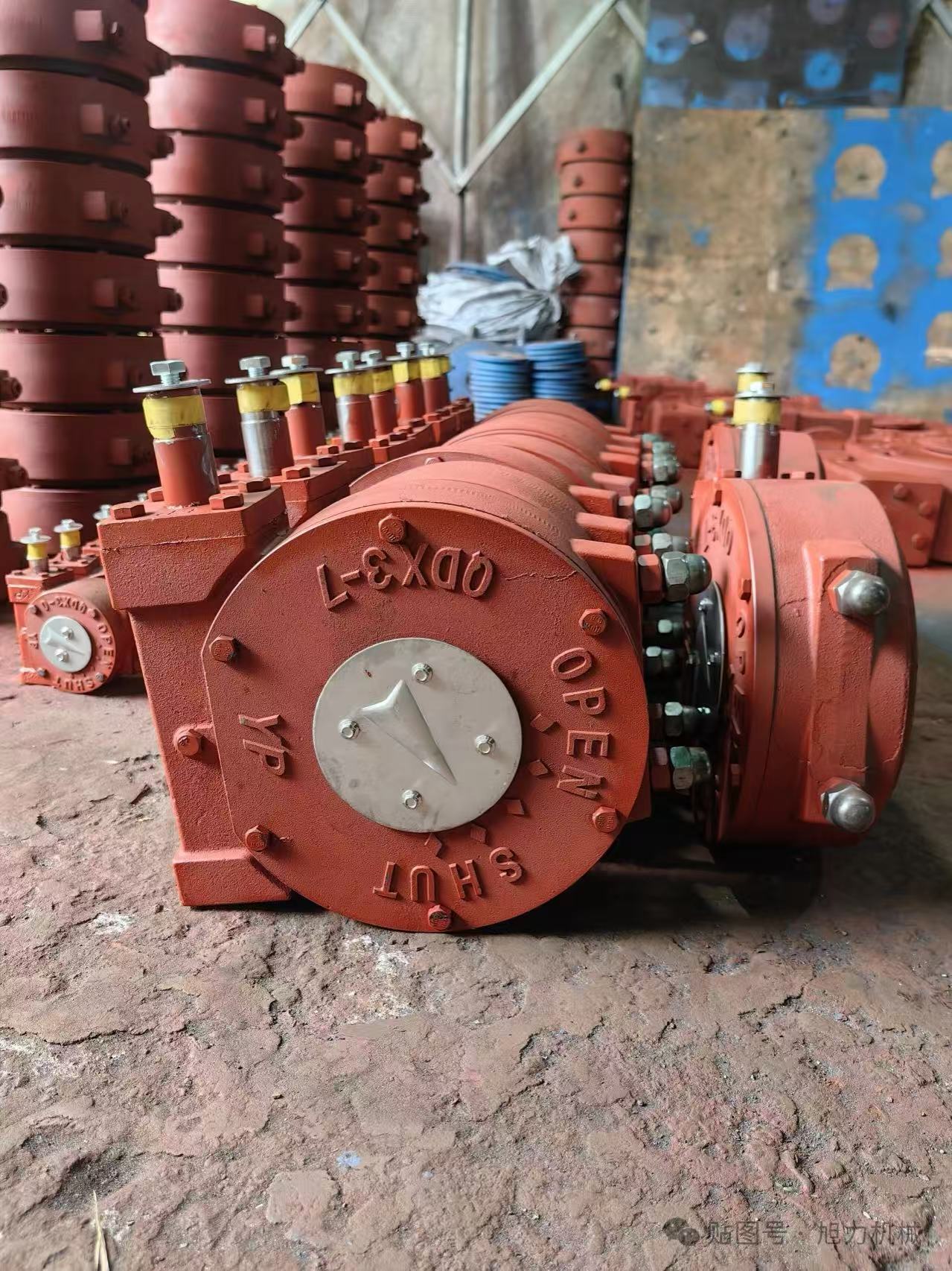 Manual worm gearbox operator mounted on a butterfly valve